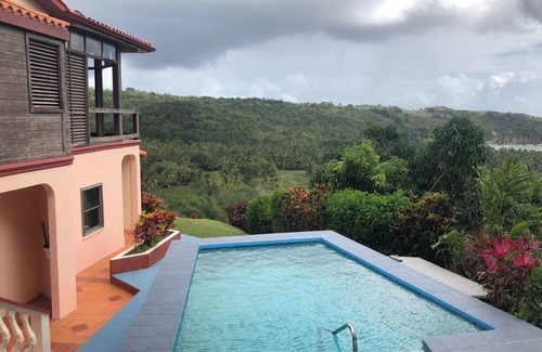 Praslin Apartment | Cliffside Oceanfront Suites Breakfasts Package