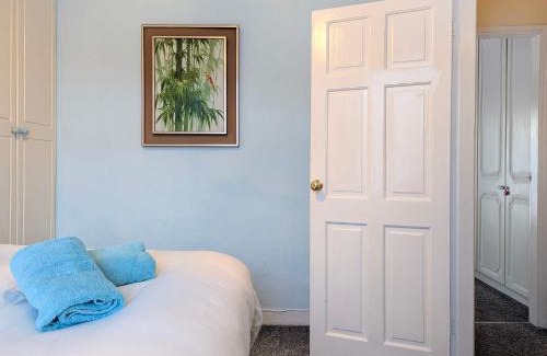 Montpelier House | Clifton Cottage - by Brighton Holiday Lets