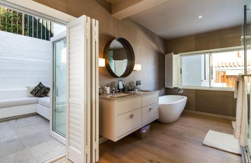 Clifton Villa | Clifton YOLO Spaces - Clifton Private Beach Villa