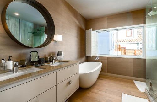 Clifton Villa | Clifton YOLO Spaces - Clifton Private Beach Villa