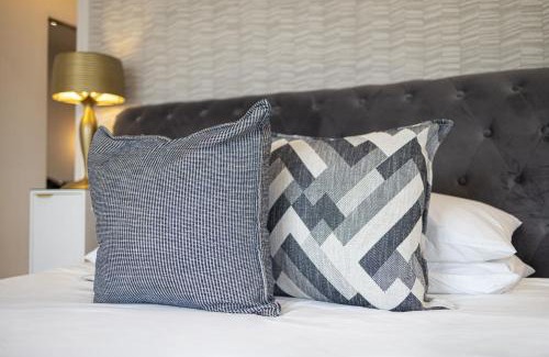 Clifton Villa | Clifton YOLO Spaces - Clifton Boutique Apartments
