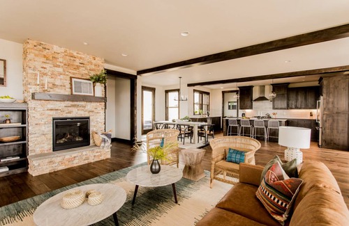 Powell Butte House | Clint by AvantStay Located Within The Brasada Ranch Community Golf Course, Pool & Hot Tub