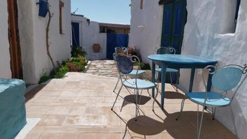 South Rhodes House | Clive and Bifi's house