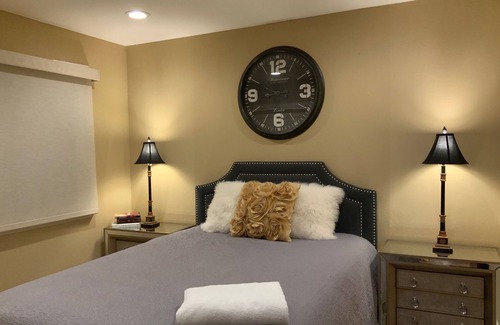 West San Jose Bed & Breakfast | Clock Room- beautiful bedroom next to Santana Row