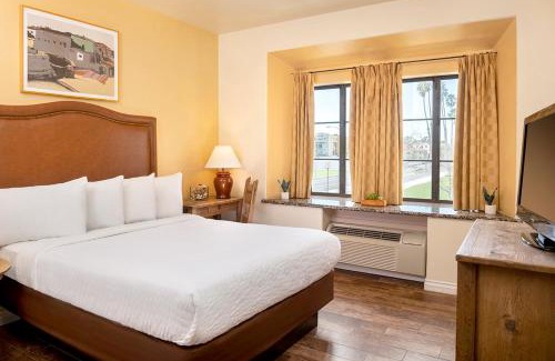 Downtown Ventura Hotel | Clocktower Inn Ventura