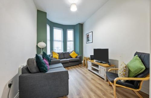 Gaeltacht Quarter Villa | Clondara Terrace Belfast