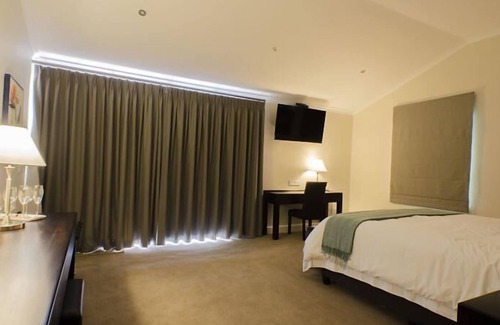 Stellenbosch Bed & Breakfast | Clos Malverne Wine Estate Accommodation