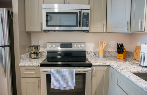 Biloxi Apartment | 🔥 CLOSE 2 WATERS ❤️ | SLEEPS 4 W/W+D +NEAR CASINOS