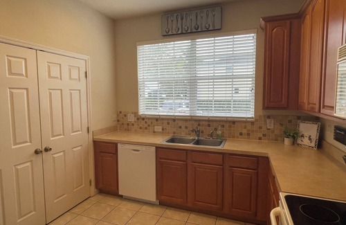 Trafalgar Village House | Close, gated, cozy condo 3 bedroom 3 bath. Close to attractions yet peaceful.