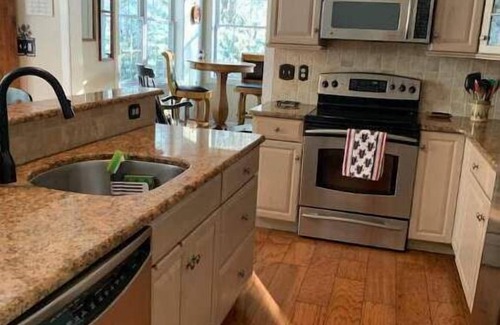 Pocono Pines House | Close to all the slopes…book now!