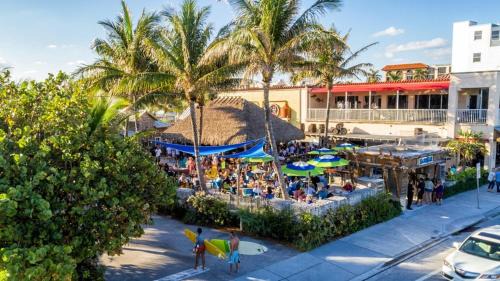 Delray Beach House | Close to Atlantic Ave, Beach! Hot Tub-5 Beds-King