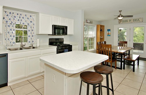 Charleston House | Close to Beach and Downtown Charleston