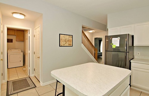 Charleston House | Close to Beach and Downtown Charleston