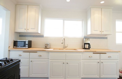 Mar Vista House | CLOSE TO BEACH! Family friendly. 2 Private outdoor Patios & Free parking