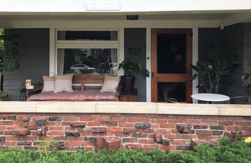 Wilshire Montana House | Close to Beach, Historic Craftsman Bungalow in heart of Santa Monica