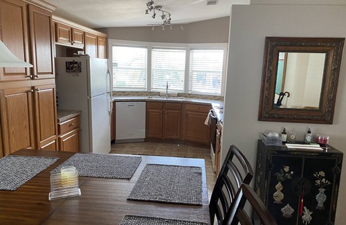 Palmetto House | Close to beaches, restaurants and museums. Well appointed home. December/March