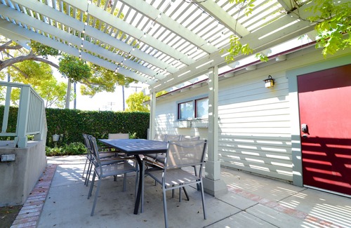 Anaheim Colony Historic District House | Close to Disney. 9 dollar Uber Ride. Walk to Packing House. CA historic home