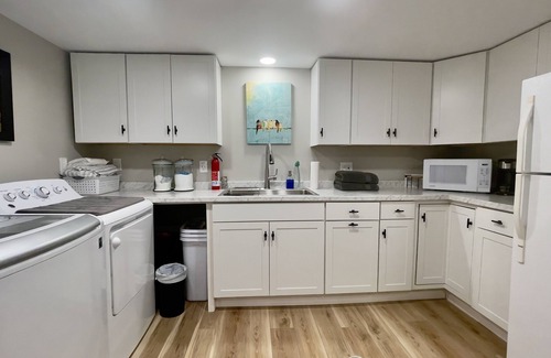 Blacksburg Apartment | Close to downtown Blacksburg, hot tub, sleeps 7!
