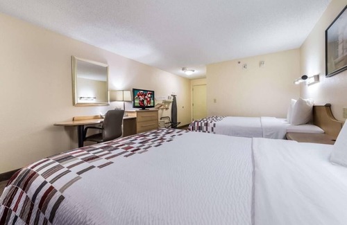SeaTac Hotel | Close to Downtown! Relaxing Airport Accommodation | Budget-Friendly