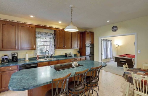 Barnardsville House | Close to DT Asheville & DT Weaverville, , Hot Tub, Pool Table