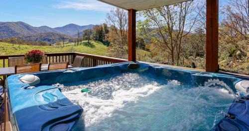 Barnardsville House | Close To Dt Asheville, Hot Tub, Pool Table