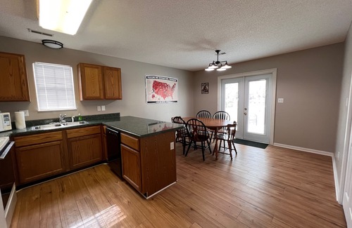 Pigeon Forge Cottage | Close to Everything! Hot Tub Pool Bigfoot Bungalow