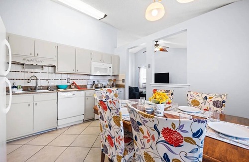 Summerville House | Close to Everything, No Stairs, One Level Living!n