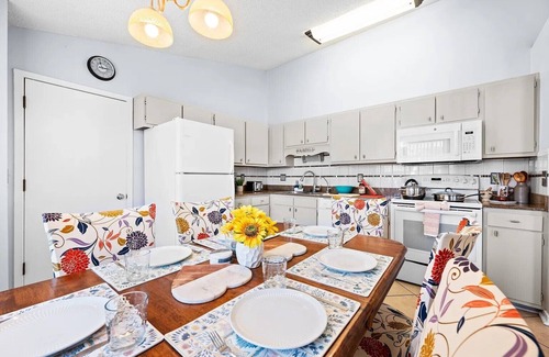 Summerville House | Close to Everything, No Stairs, One Level Living!n