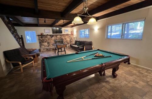 Pioneer Trail House | Close To Heaven With Hot Tub, Wet Bar & Game Room