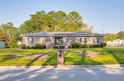 Waycross House | Close to Hospital and Dtwn! Quiet Waycross Home