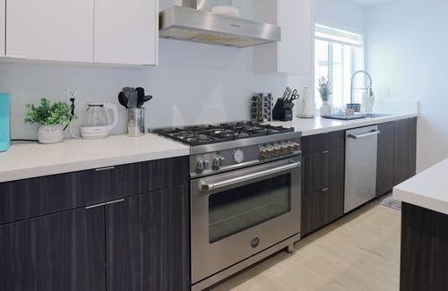 Larchmont Apartment | Close to K-Town 3B4B Vast Home