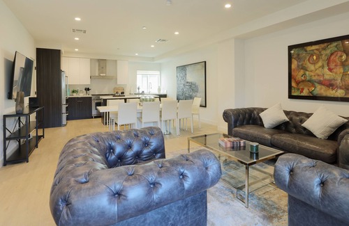 Larchmont Apartment | Close to K-Town 3B4B Vast Home