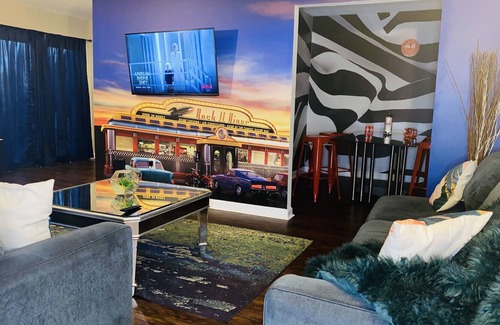 Loring Heights Apartment | Close To MercedesBenz Stadium/GWCC/Piedmont Park