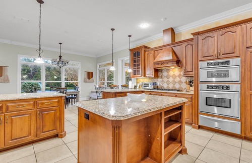 Mayhew House | Close to MSU | Spacious | Grill Deck