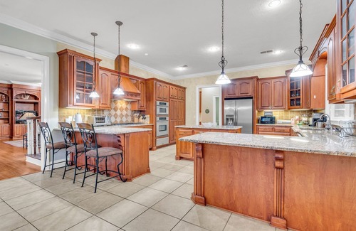 Mayhew House | Close to MSU | Spacious | Grill Deck
