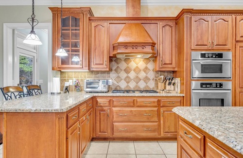 Mayhew House | Close to MSU | Spacious | Grill Deck