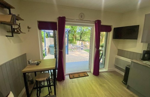 South Molton Cabin | Close to Nature Easy to Find Cosy, Romantic Getaway