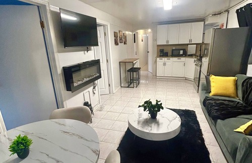Ironbound District Apartment | Close to NYC/EWRAirport. 3-bedroom, 1-bath. Washer/dryer available! Sleeps 6+
