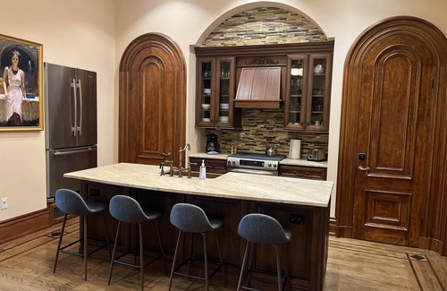 Downtown Jersey City Apartment | Close to NYC in Historic Brownstone