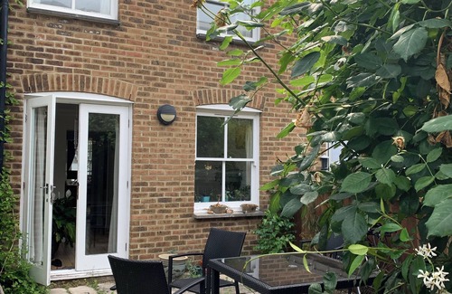 Sands End House | Close to River, Park and the City - Wonderhouse ready for guests