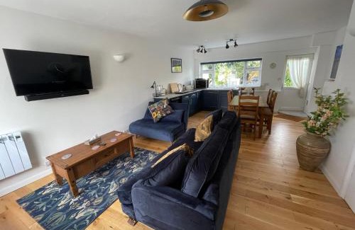 Sompting House | Close to sea and South Downs national park - Sompting