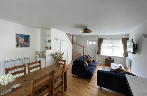 Sompting House | Close to sea and South Downs national park - Sompting