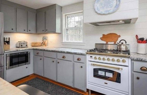 Hyannis Port House | Close to several area beaches. Hot tub. Beach pass provided. RPMS095