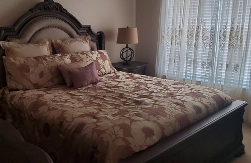 Hiram House | Close to Six Flags White Water theme park.
