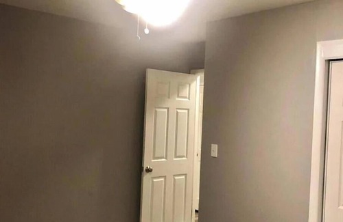 Kansas City House | Close to Stadium, 3-bedroom house with WiFi, AC in delightful Kansas City