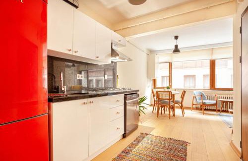 Kabatas Apartment | Close to Taksim; Cosy 1br apt