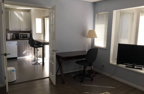 Lower Lonsdale House | Close to the action