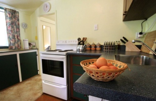 Riwaka Cottage | Close to the beaches away from the crowds! Some availability in January 2026
