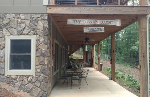 Mountain Rest Apartment | Close to the Chattooga, outdoor adventures and Chattooga Belle Farm!