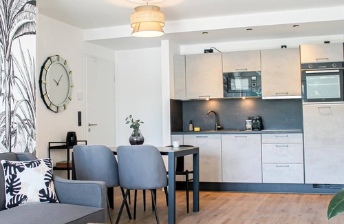 Koblenz Apartment | Close to the city center, balcony, parking space, lockable bike box with charging facility